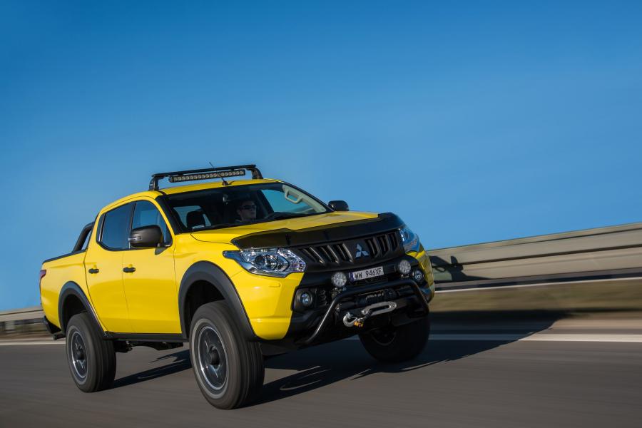  Mitsubishi L200 Monster Concept 2016 года  (фото 11 из 30)